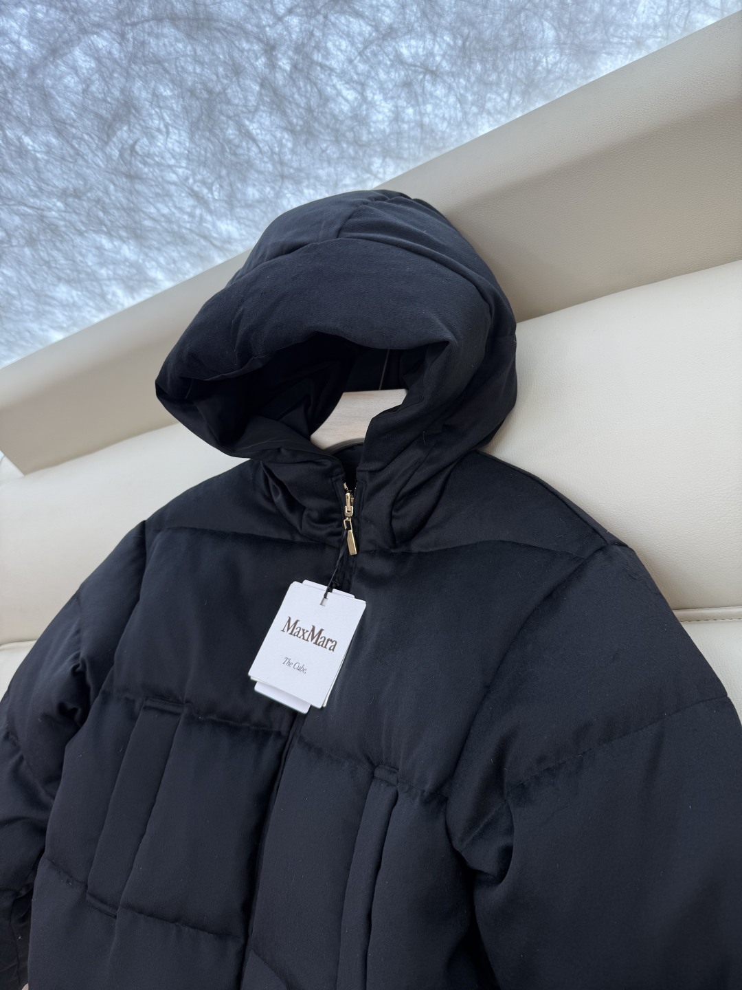 M8523#新款羽绒服⚠️2025。
Max maxa 两面穿 绒面 带帽 90% 白鹅绒 羽绒服 咖色