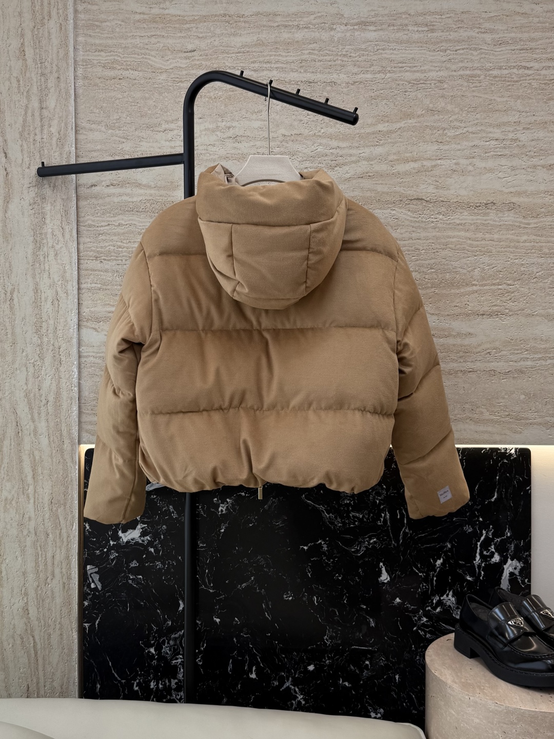 M8523#新款羽绒服⚠️2025。
Max maxa 两面穿 绒面 带帽 90% 白鹅绒 羽绒服 咖色
