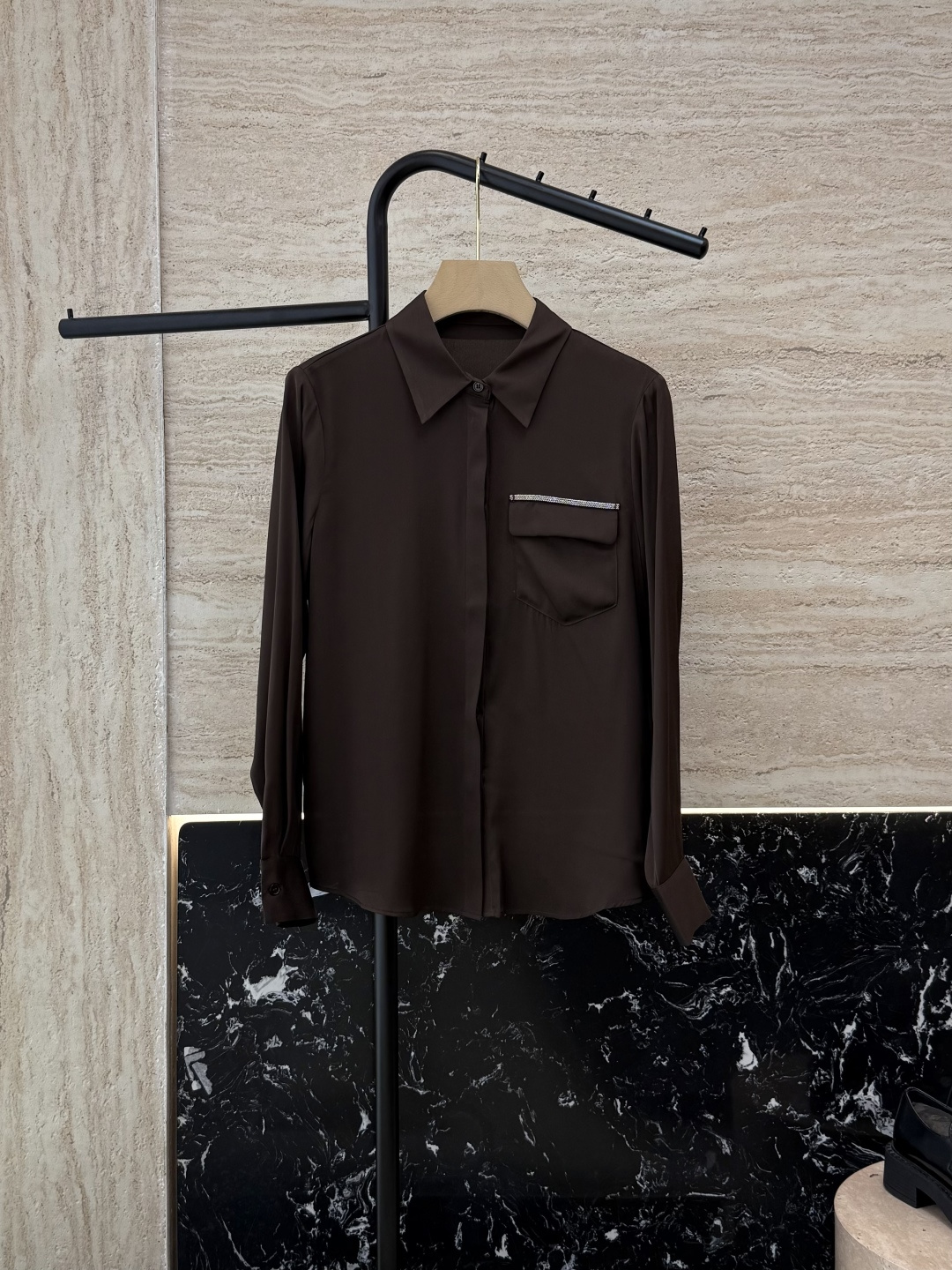 NO:470911,BS983# new shirt BC heavy silk chain style long-sleeved silk shirt brown black white 36-42,,shirts,real silk,alexander wang19860909BS983#新款衬衫 BC 重磅真丝 链条款 长袖真丝衬衫 棕色 黑色 白色 36-42,,shirts,real silk,alexander wang,Women's clothing