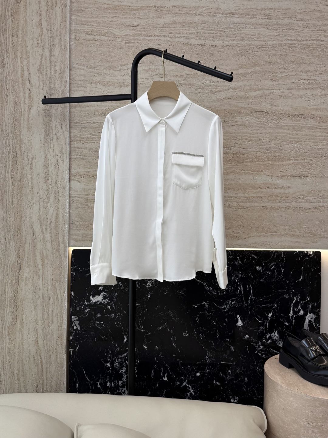 NO:470834,BS983# new shirt BC heavy silk chain style long-sleeved silk shirt brown black white 36-42,,shirts,real silk,alexander wang19860909BS983#新款衬衫 BC 重磅真丝 链条款 长袖真丝衬衫 棕色 黑色 白色36-42,,shirts,real silk,alexander wang,Women's clothing