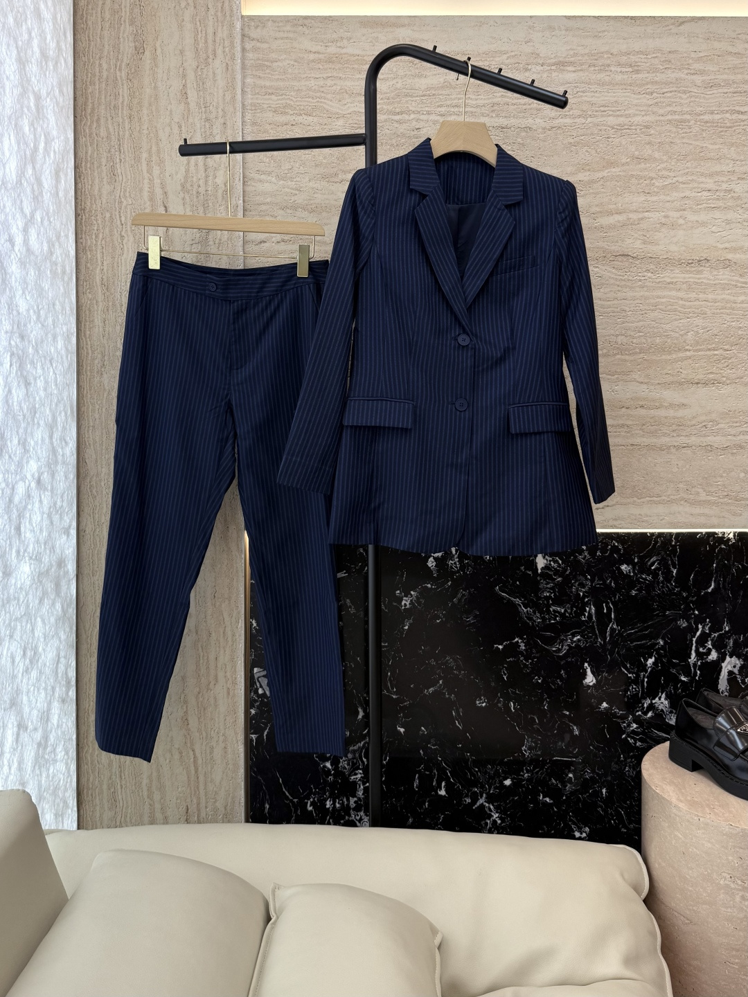 NO:469295,T089# new suit 28 wool vertical stripes slimming suit jacket trouser suit blue SMLXLXXL,,jackets & coats,business suit,alexander wang19860909T089#新款套装 28 羊毛 竖条纹显瘦 西装外套 长裤套装 蓝色 SMLXLXXL,,jackets & coats,business suit,alexander wang,Women's clothing