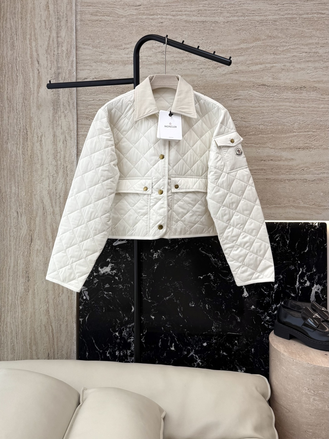 NO:473114,QG0117# new cotton coat Mon paired version corduroy collar collar character long sleeve cotton coat two colors 36-42,,alexander wang19860909QG0117#新款棉衣 Mon 对版 灯芯绒领 领性格 长袖棉衣 两色36-42,,alexander wang,Women's clothing