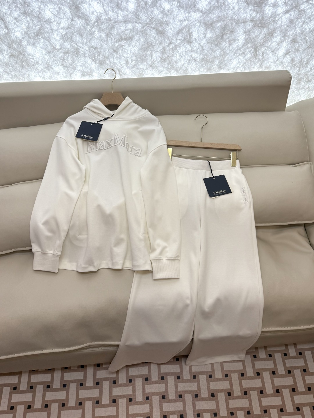 YO025#新款套装💕max 顶级复制 1:1 版 高端定制版 刺绣logo 运动休闲套装 白色 SML