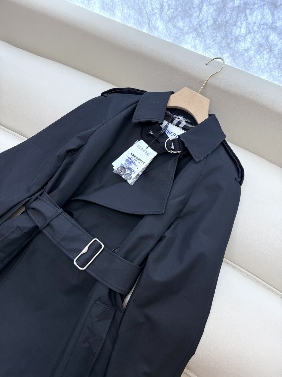 LF020#新款风衣⚠️。
Bur 巴宝莉 双排扣最新款中长风衣 两色 SMLXL