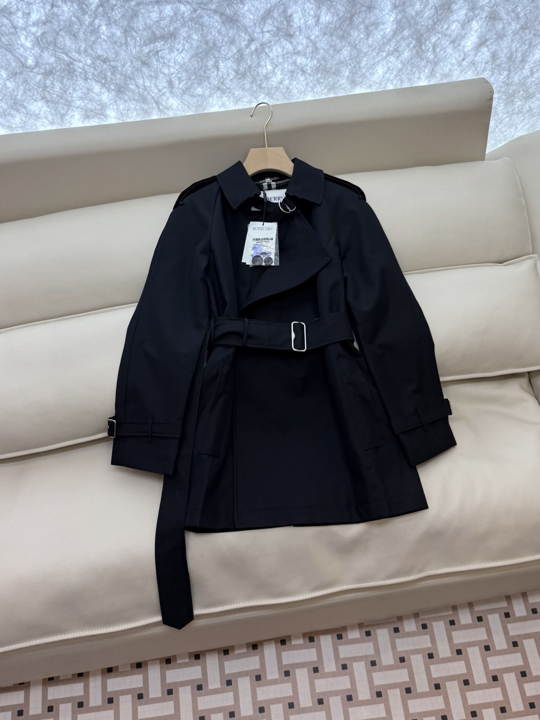 LF020#新款风衣⚠️。
Bur 巴宝莉 双排扣最新款中长风衣 两色 SMLXL