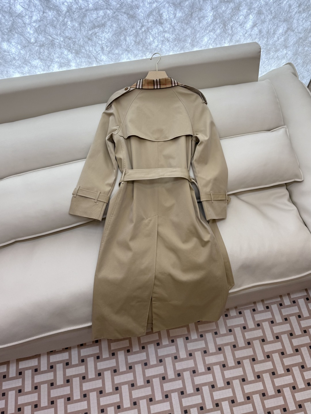 LF021#新款风衣⚠️。
Bur 巴宝莉 双排扣最新款撞色格纹领长款风衣 两色 SMLXL