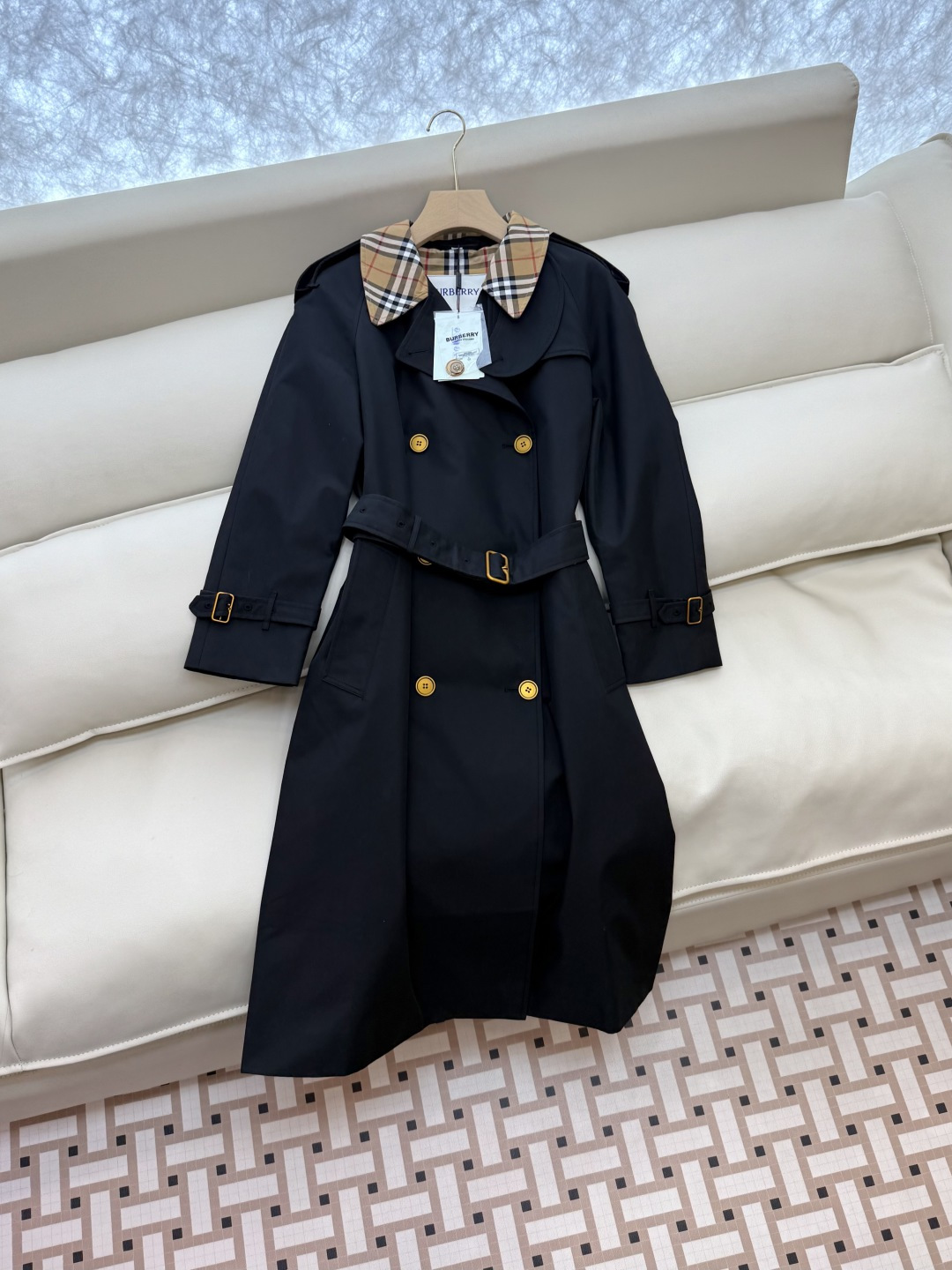 LF021#新款风衣⚠️。
Bur 巴宝莉 双排扣最新款撞色格纹领长款风衣 两色 SMLXL