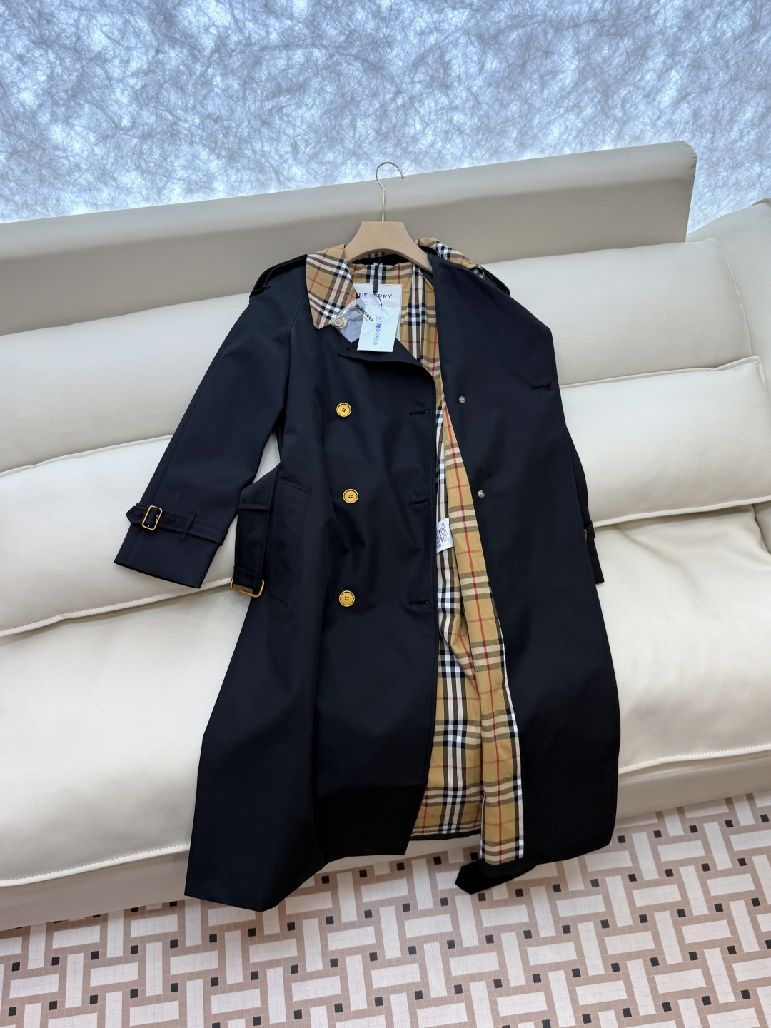 LF021#新款风衣⚠️。
Bur 巴宝莉 双排扣最新款撞色格纹领长款风衣 两色 SMLXL