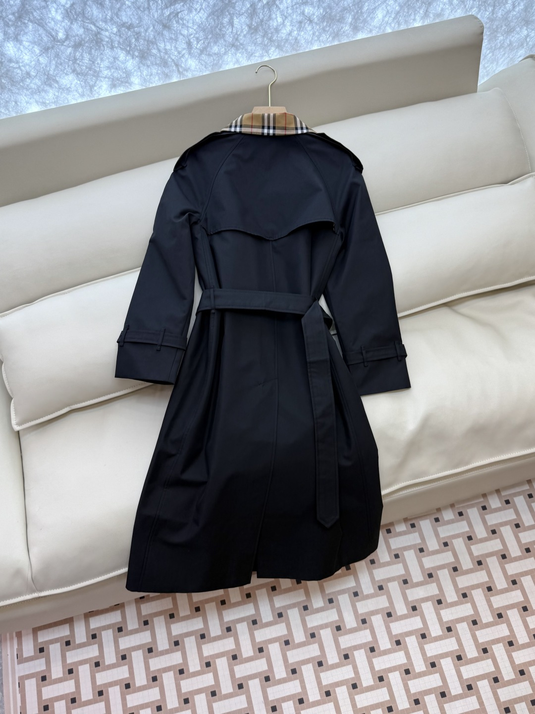 LF021#新款风衣⚠️。
Bur 巴宝莉 双排扣最新款撞色格纹领长款风衣 两色 SMLXL