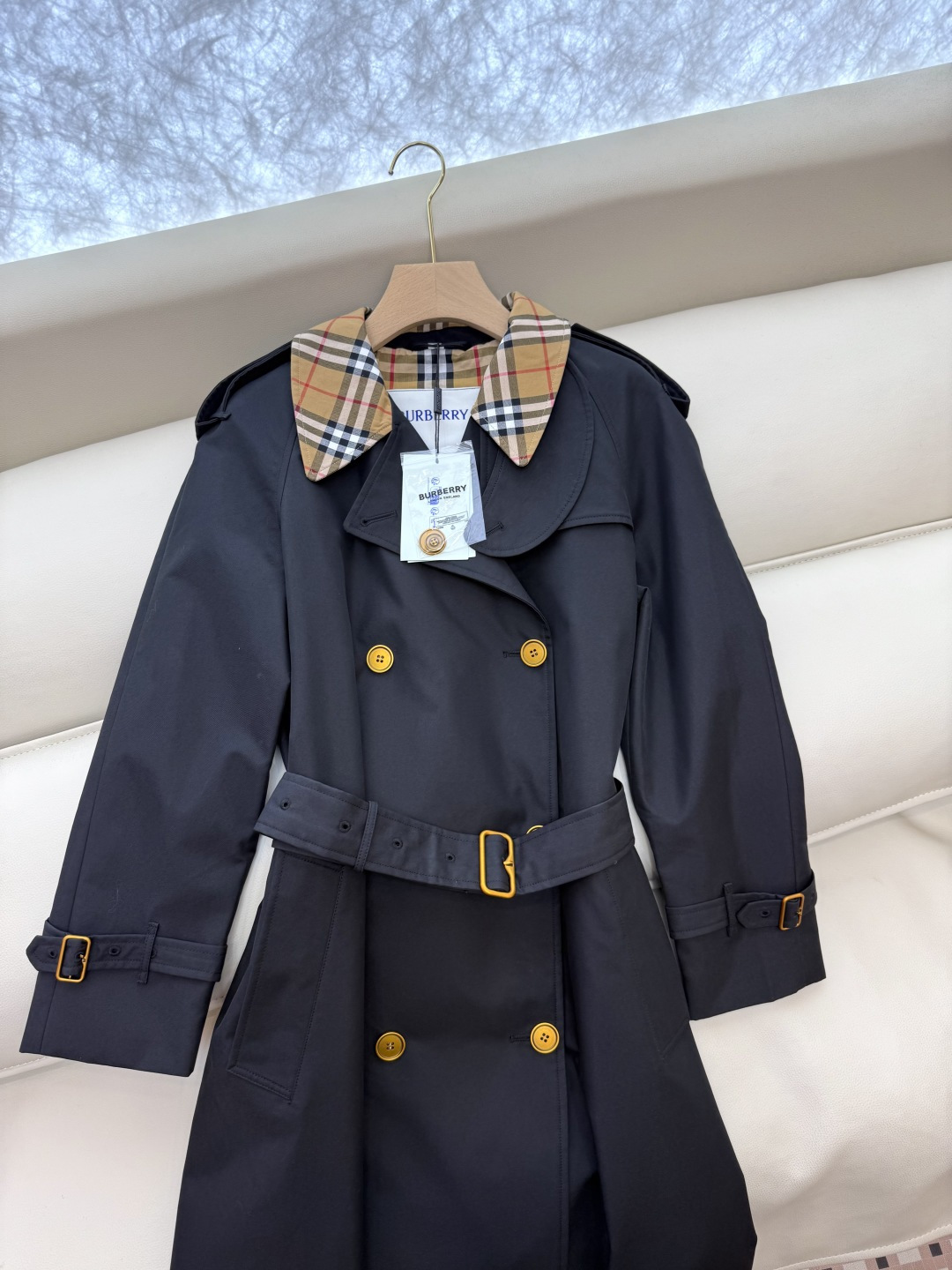 LF021#新款风衣⚠️。
Bur 巴宝莉 双排扣最新款撞色格纹领长款风衣 两色 SMLXL