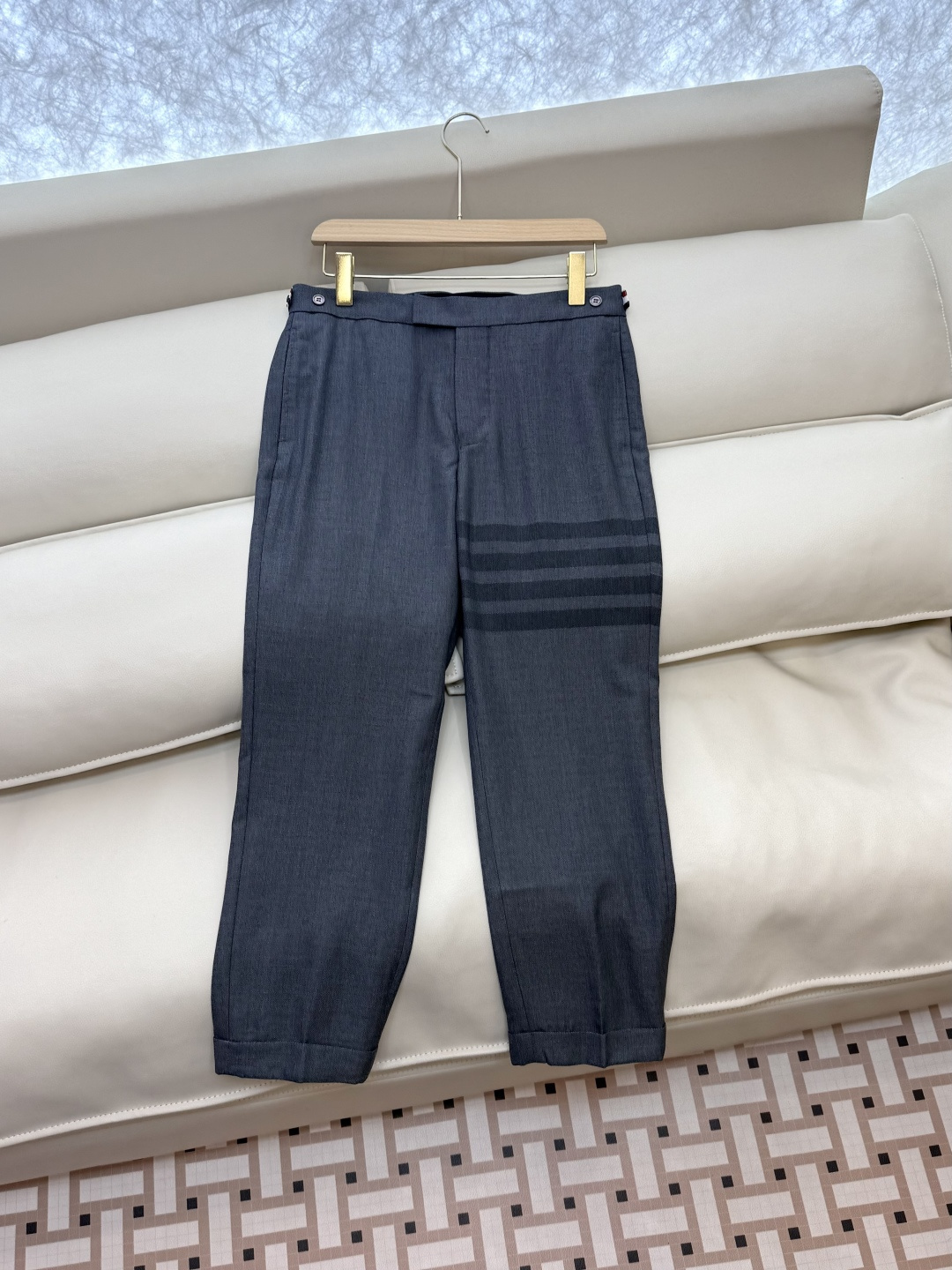 KTB6007#新款裤子⚠️。
TB 顶级货 100%羊毛 四道杠 西装长裤 灰色 0-1-2-3-4码