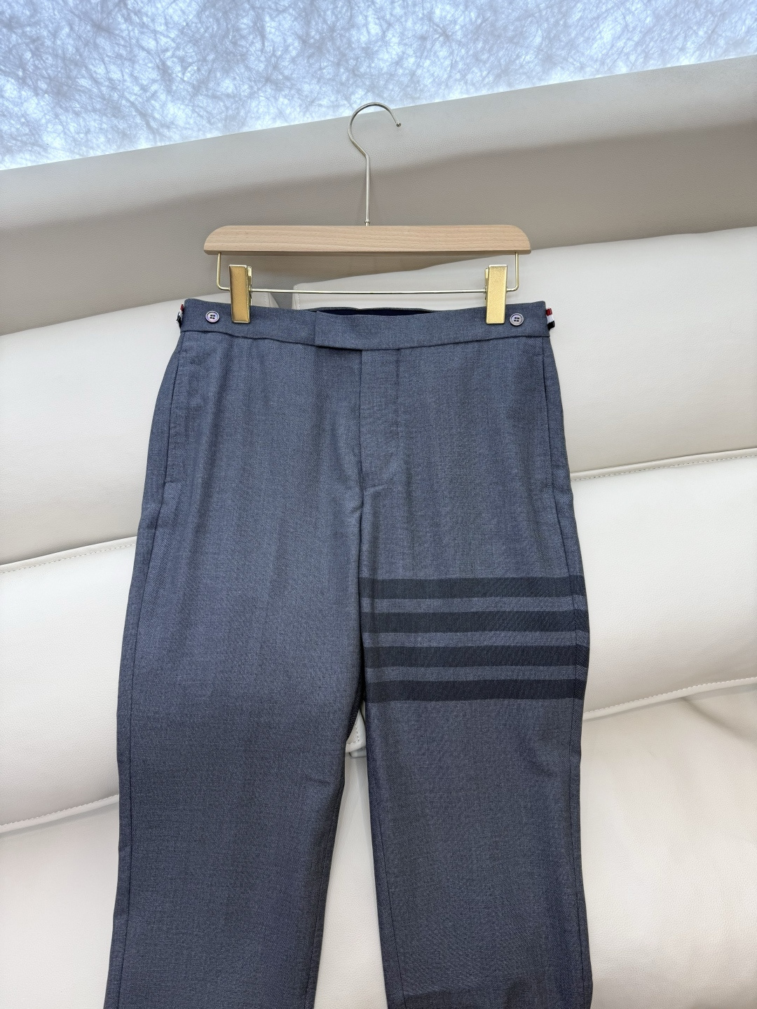 KTB6007#新款裤子⚠️。
TB 顶级货 100%羊毛 四道杠 西装长裤 灰色 0-1-2-3-4码