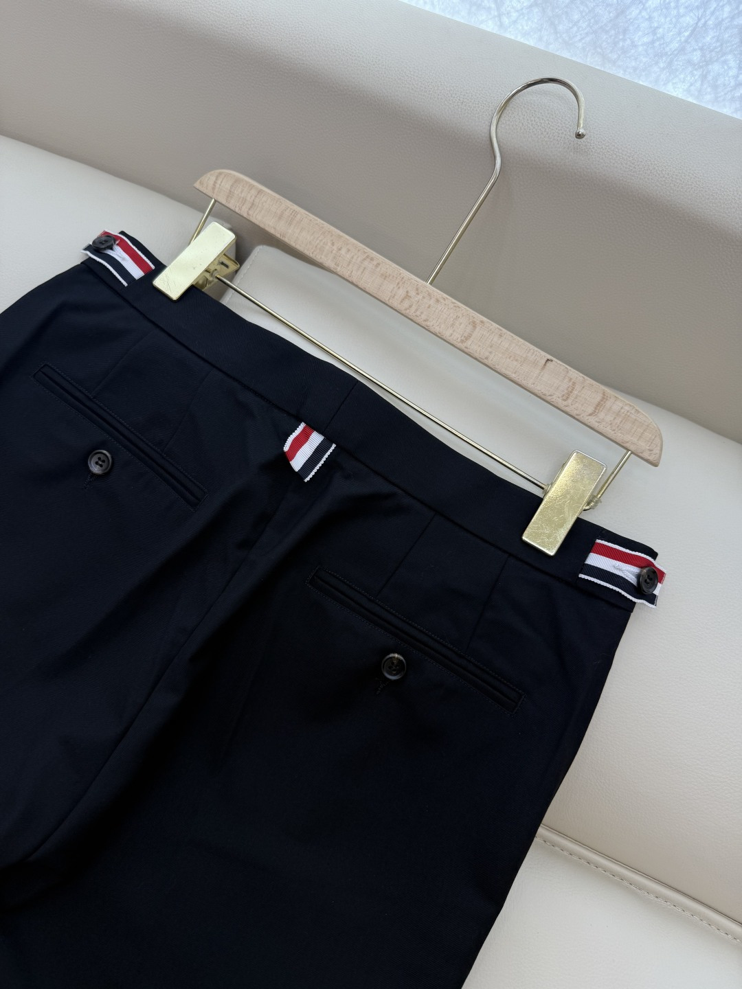 KTB6001#新款裤子⚠️。
TB 顶级货 100%羊毛 裤脚织带 西装长裤 灰色 黑色 0-1-2-