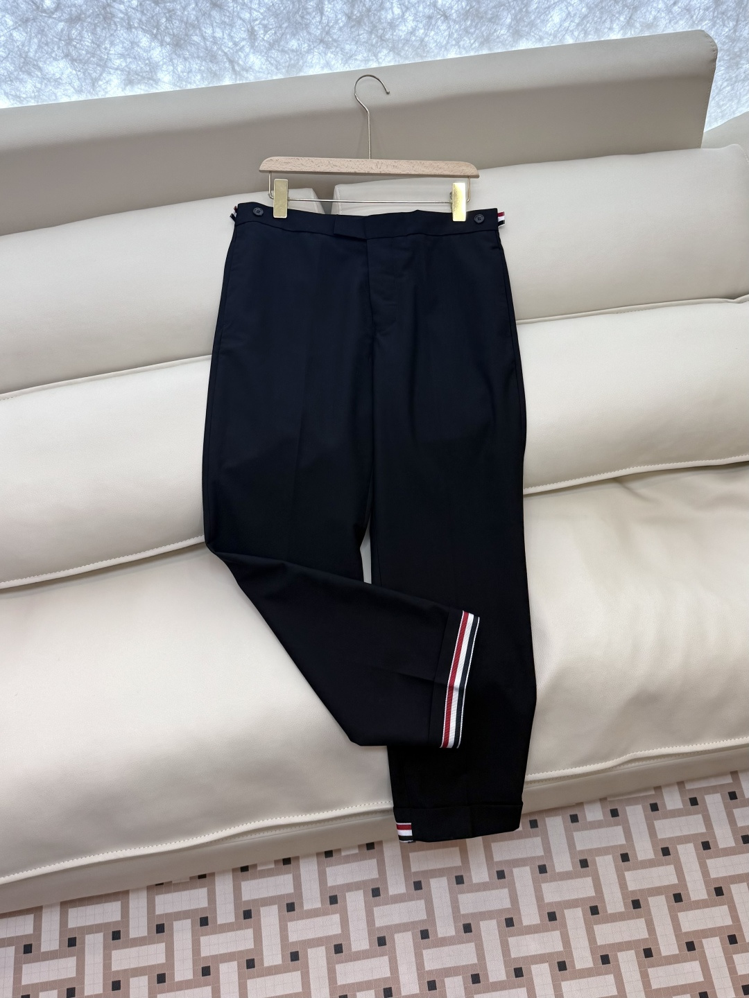 KTB6001#新款裤子⚠️。
TB 顶级货 100%羊毛 裤脚织带 西装长裤 灰色 黑色 0-1-2-