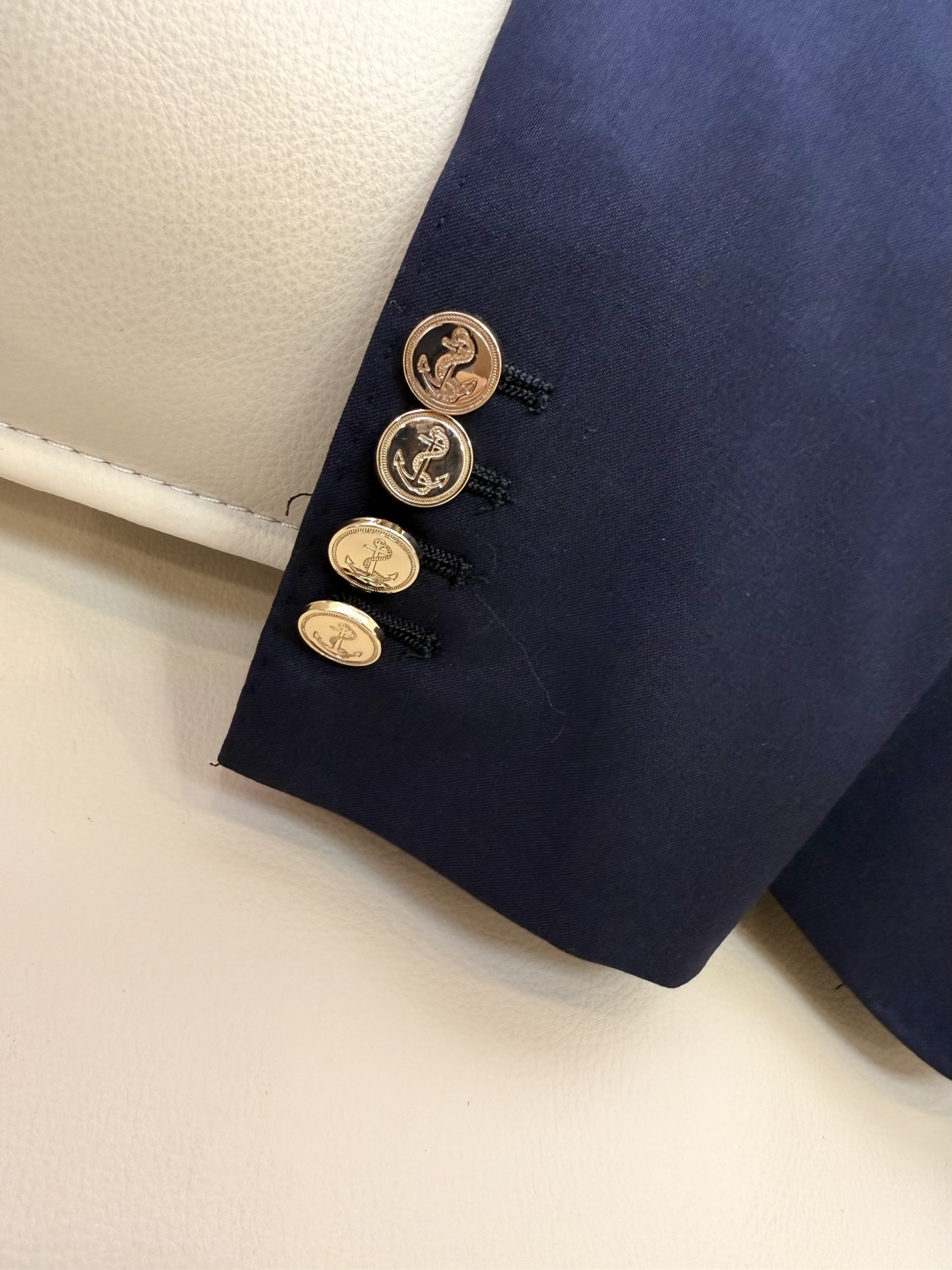 XTB021#新款外套⚠️。
TB 顶级货 100%羊毛 袖子织带 西装外套 灰色 藏青色 灰色 0-1