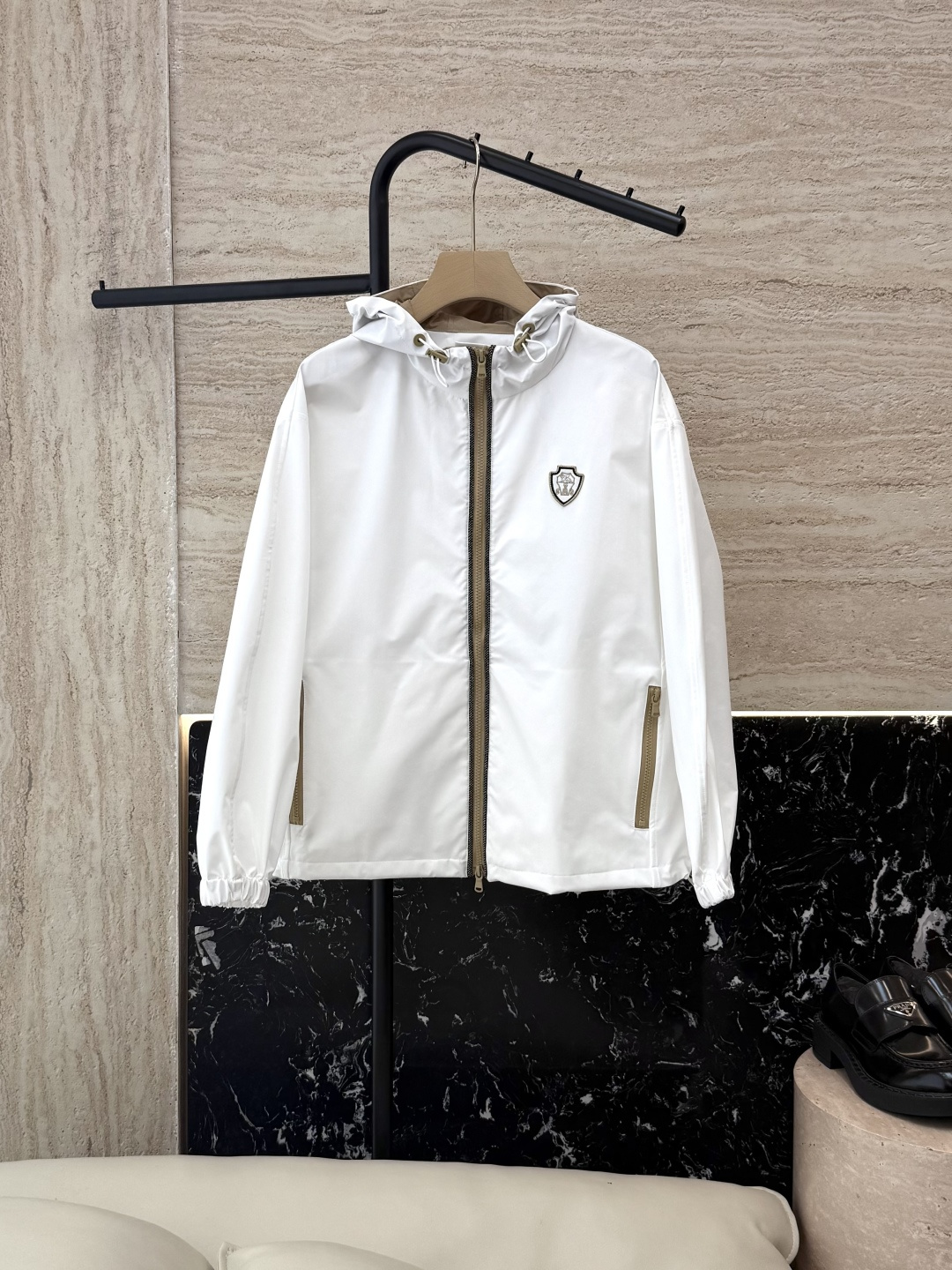 NO:473093,QGL026# new jacket BC heavy industry chain zipper with hat long sleeve jacket Two colors 36/38/40,,jackets & coats,hats,alexander wang19860909QGL026#新款外套 BC 重工链条拉链 带帽 长袖外套 两色 36/38/40,,jackets & coats,hats,alexander wang,Women's clothing