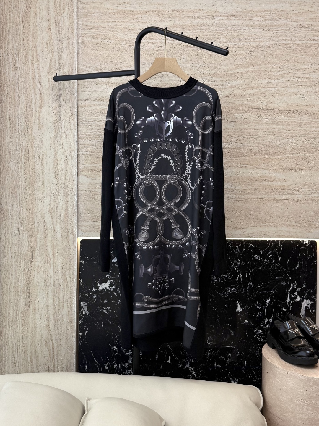 NO:473149,H32572# new knitted sweater HH Home Hermes Positioning Print Silk Twill Splicing Long Sleeve Dress Black Beige Pink SMLXL,,hermes,skirts,real silk,alexander wang19860909H32572#新款针织衫 H家 爱马仕 定位印花 真丝斜纹拼接 长袖连衣裙 黑色 米色 粉色 SMLXL,,hermes,skirts,real silk,alexander wang,Women's clothing