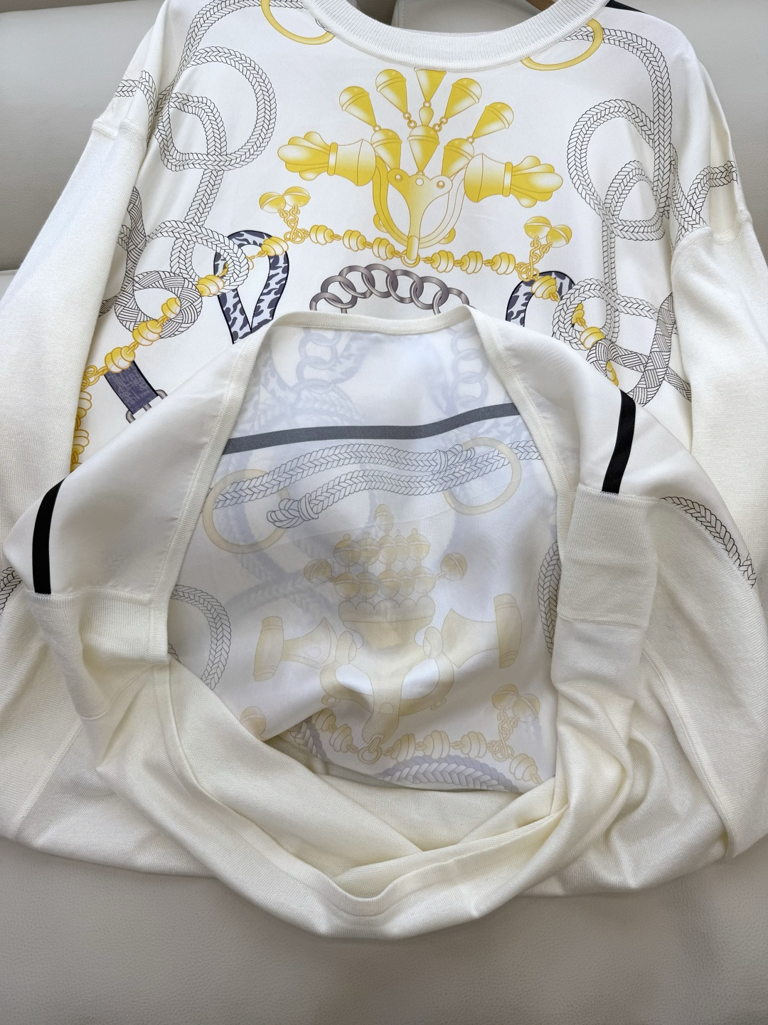 H32572#新款针织衫💕H家 爱马仕 定位印花 真丝斜纹拼接 长袖连衣裙 黑色 米色 粉色 SMLXL