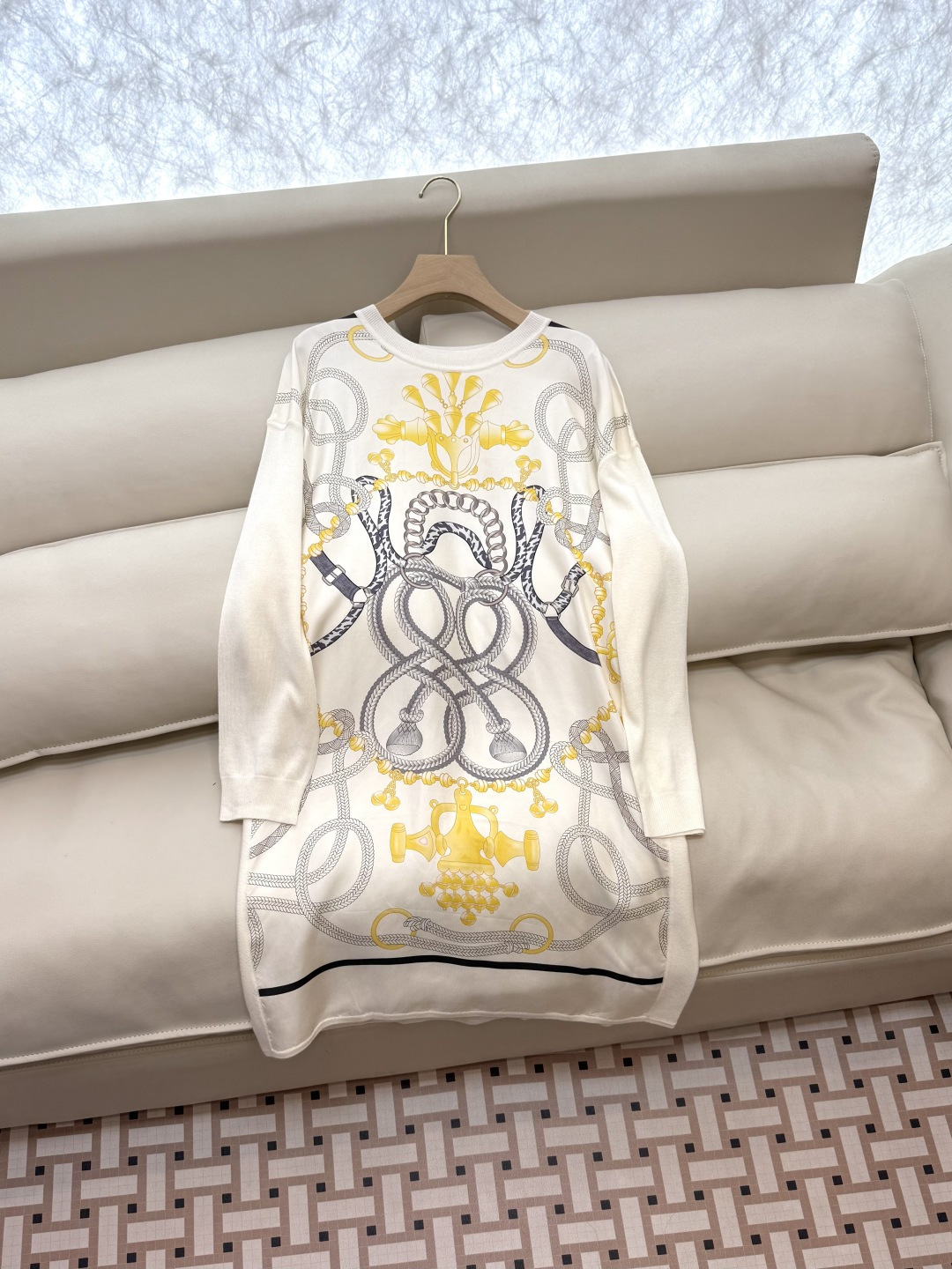 H32572#新款针织衫💕H家 爱马仕 定位印花 真丝斜纹拼接 长袖连衣裙 黑色 米色 粉色 SMLXL