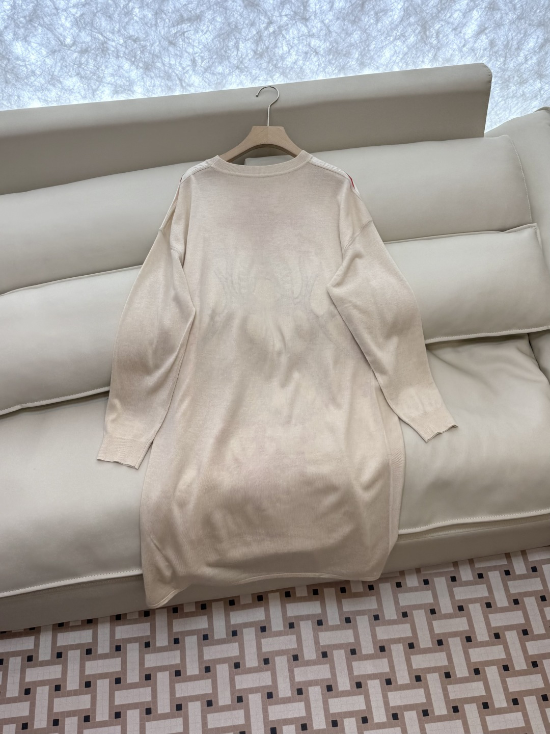 H32572#新款针织衫💕H家 爱马仕 定位印花 真丝斜纹拼接 长袖连衣裙 黑色 米色 粉色 SMLXL