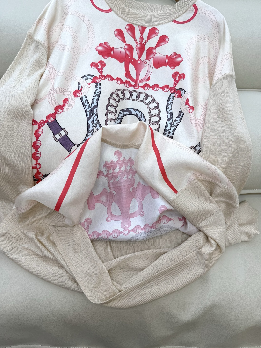 H32572#新款针织衫💕H家 爱马仕 定位印花 真丝斜纹拼接 长袖连衣裙 黑色 米色 粉色 SMLXL