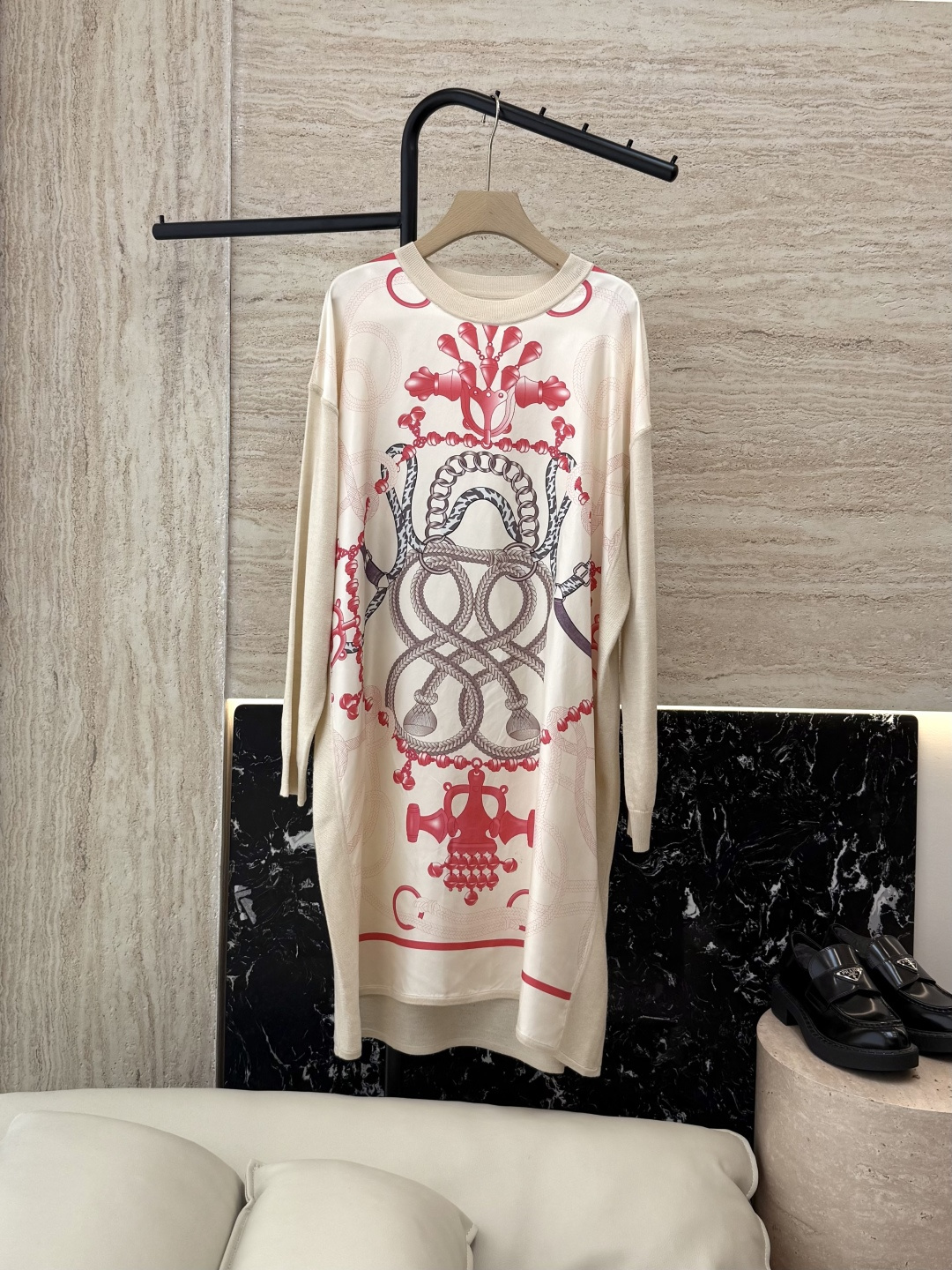 NO:473153,H32572# new knitted sweater P H Home Hermes Positioning Print Silk Twill Splicing Long Sleeve Dress Black Beige Pink SMLXL,,hermes,skirts,real silk,alexander wang19860909H32572#新款针织衫P H家 爱马仕 定位印花 真丝斜纹拼接 长袖连衣裙 黑色 米色 粉色 SMLXL,,hermes,skirts,real silk,alexander wang,Women's clothing