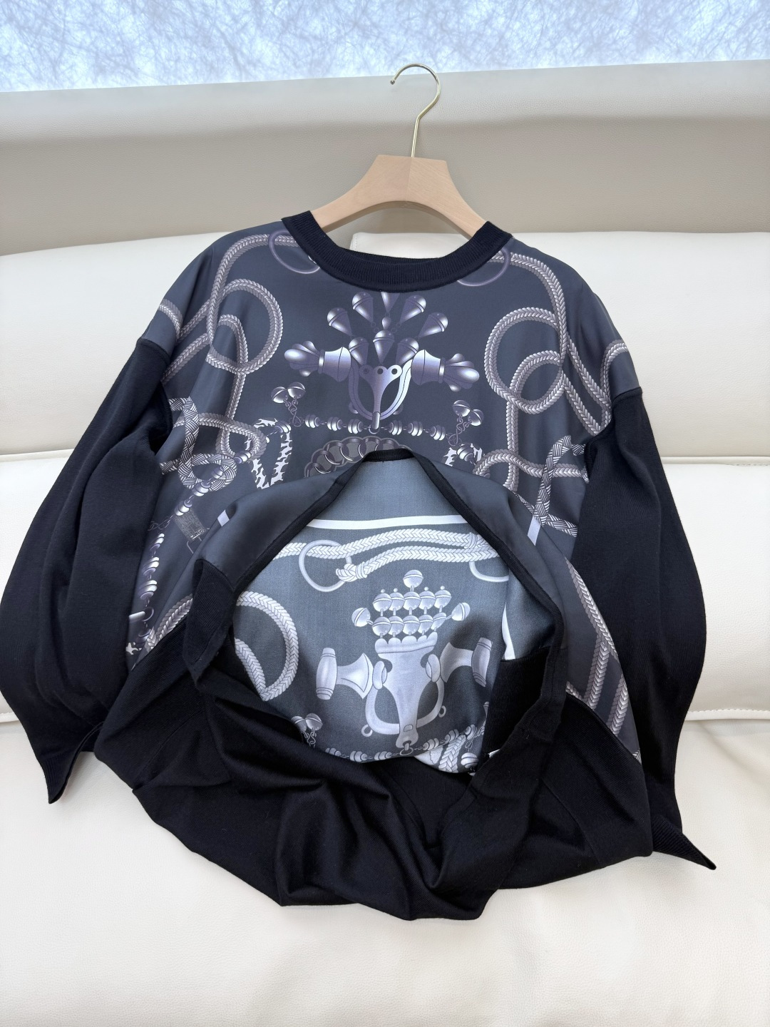 H32572#新款针织衫💕H家 爱马仕 定位印花 真丝斜纹拼接 长袖连衣裙 黑色 米色 粉色 SMLXL