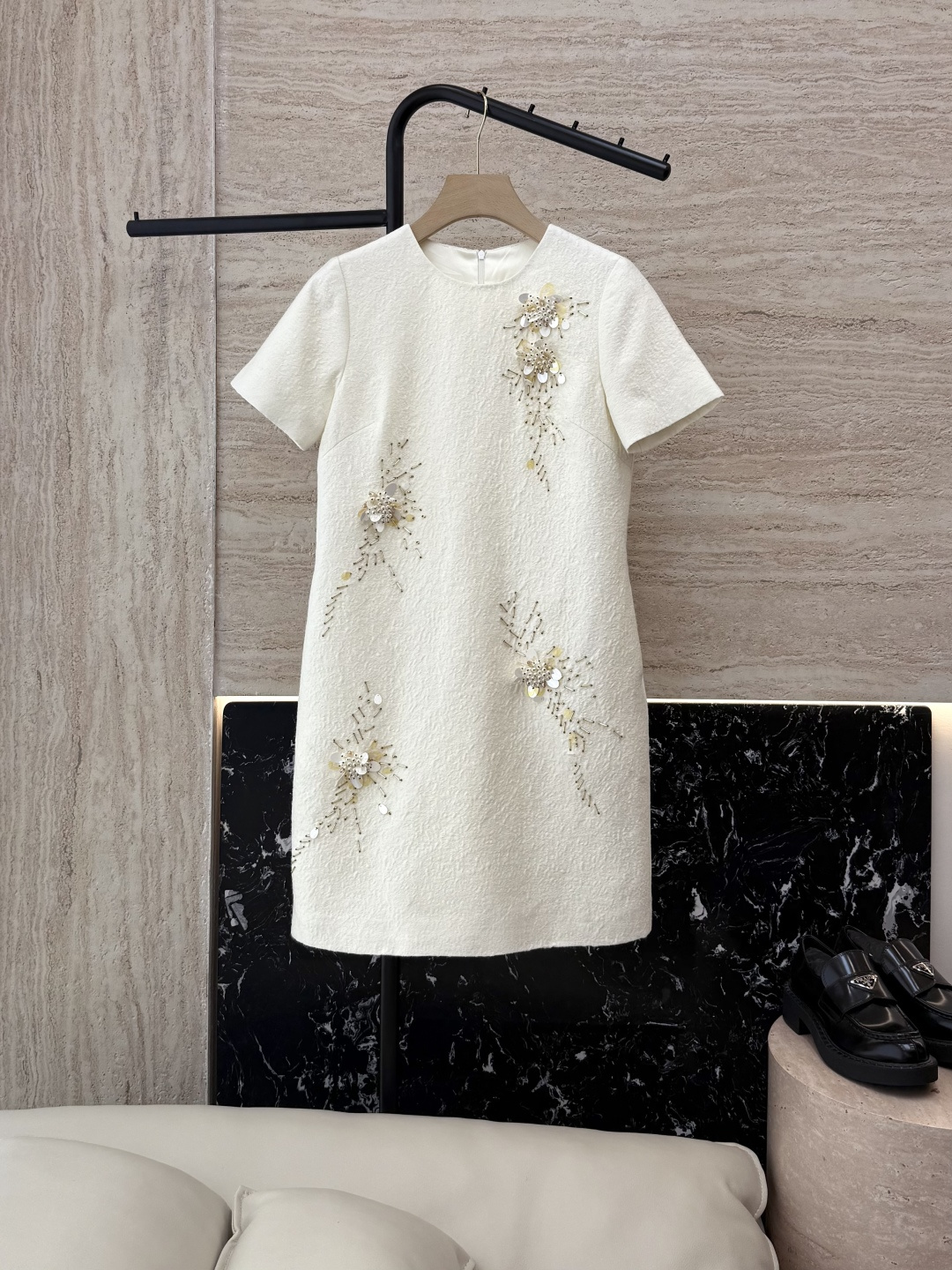 NO:473214,YML043# new dress P Super Heavy Industry Silk 12 Silk 88 Wool Fully Handmade Beads Short-sleeved Dress Black Milk White SMLXL,,skirts,T-shirt,real silk,alexander wang19860909YML043#新款连衣裙P 超级重工丝毛12真丝 88 羊毛 全手工钉珠 短袖连衣裙 黑色 奶白色 SMLXL,,skirts,T-shirt,real silk,alexander wang,Women's clothing