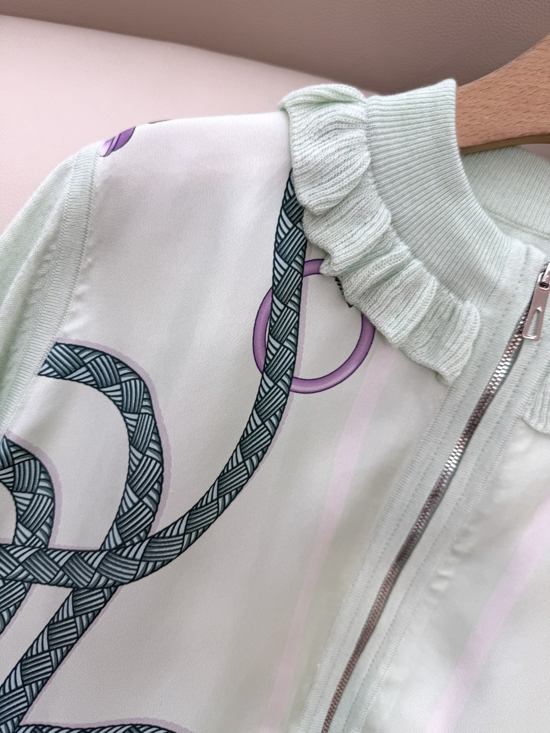 H32571#新款针织衫💕H家 爱马仕 定位印花 真丝斜纹拼接 长袖开衫外套 黑色 米色 绿色 SMLX