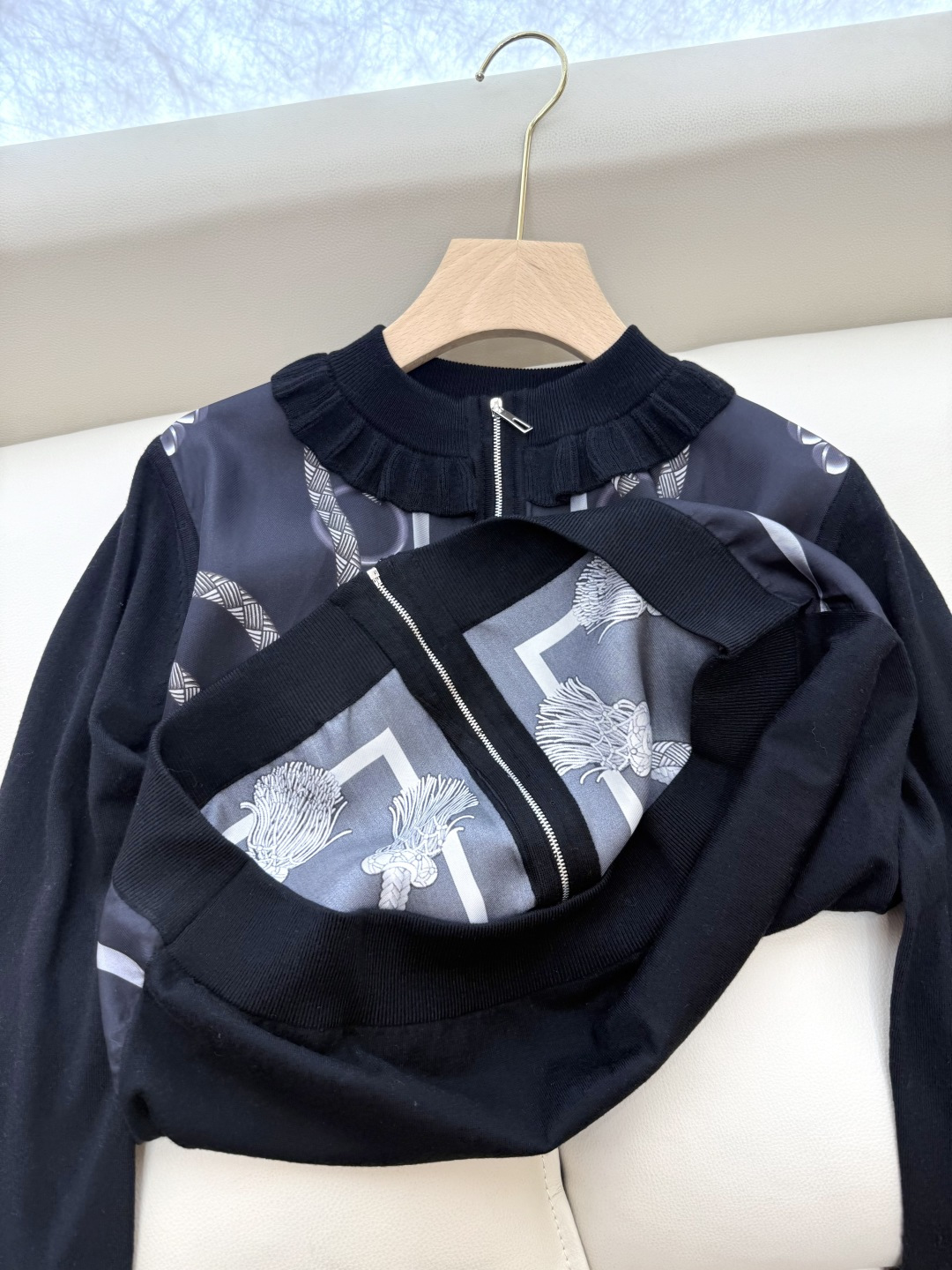 H32571#新款针织衫💕H家 爱马仕 定位印花 真丝斜纹拼接 长袖开衫外套 黑色 米色 绿色 SMLX