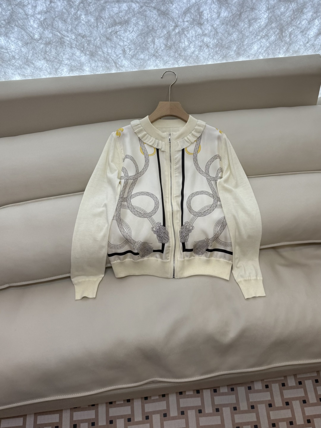 H32571#新款针织衫💕H家 爱马仕 定位印花 真丝斜纹拼接 长袖开衫外套 黑色 米色 绿色 SMLX