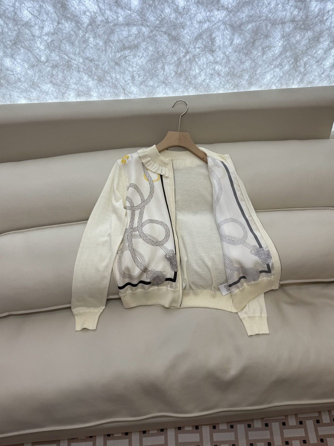 H32571#新款针织衫💕H家 爱马仕 定位印花 真丝斜纹拼接 长袖开衫外套 黑色 米色 绿色 SMLX