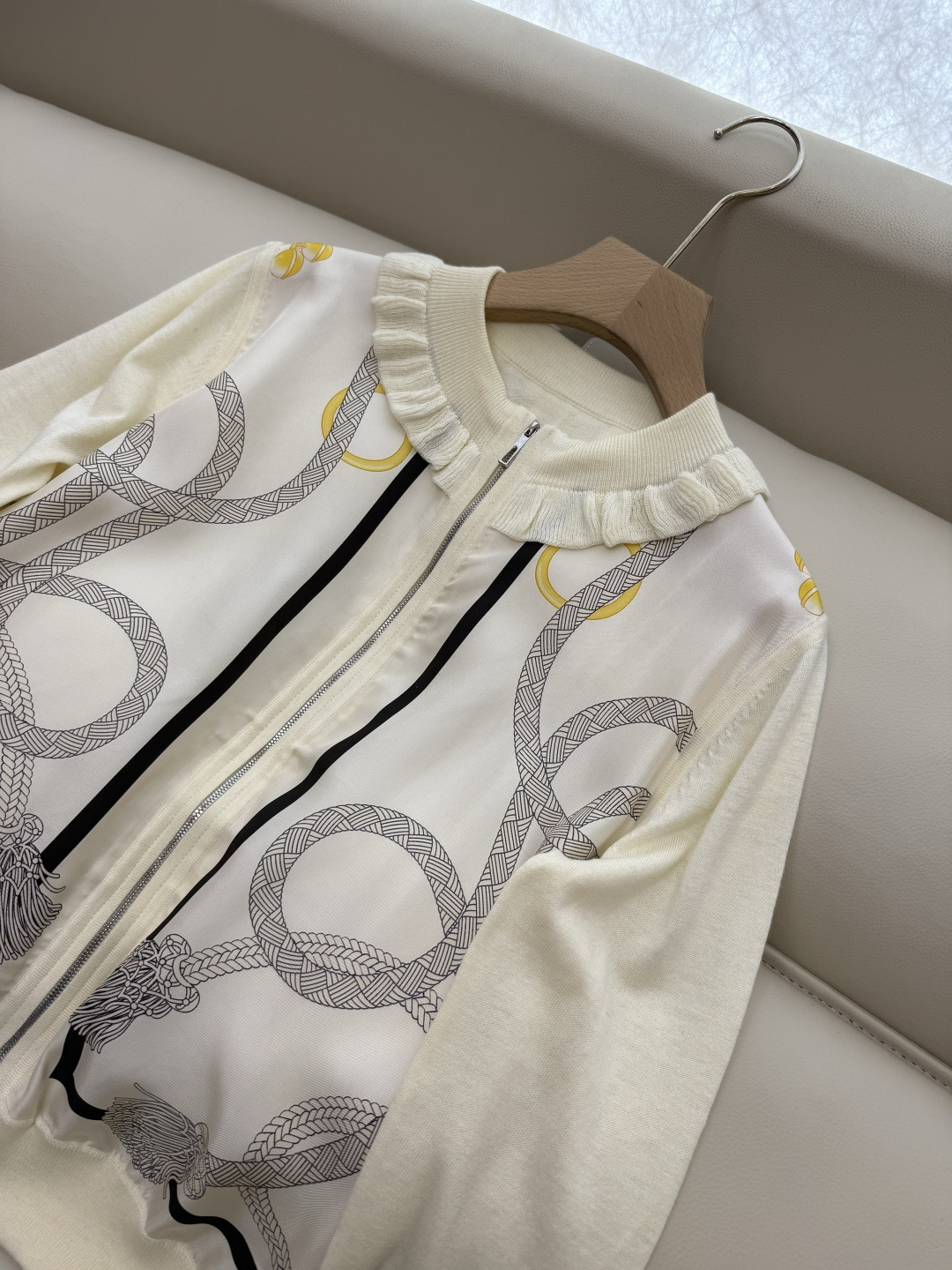 H32571#新款针织衫💕H家 爱马仕 定位印花 真丝斜纹拼接 长袖开衫外套 黑色 米色 绿色 SMLX