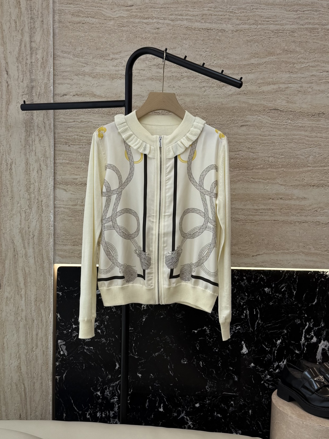 H32571#新款针织衫💕H家 爱马仕 定位印花 真丝斜纹拼接 长袖开衫外套 黑色 米色 绿色 SMLX