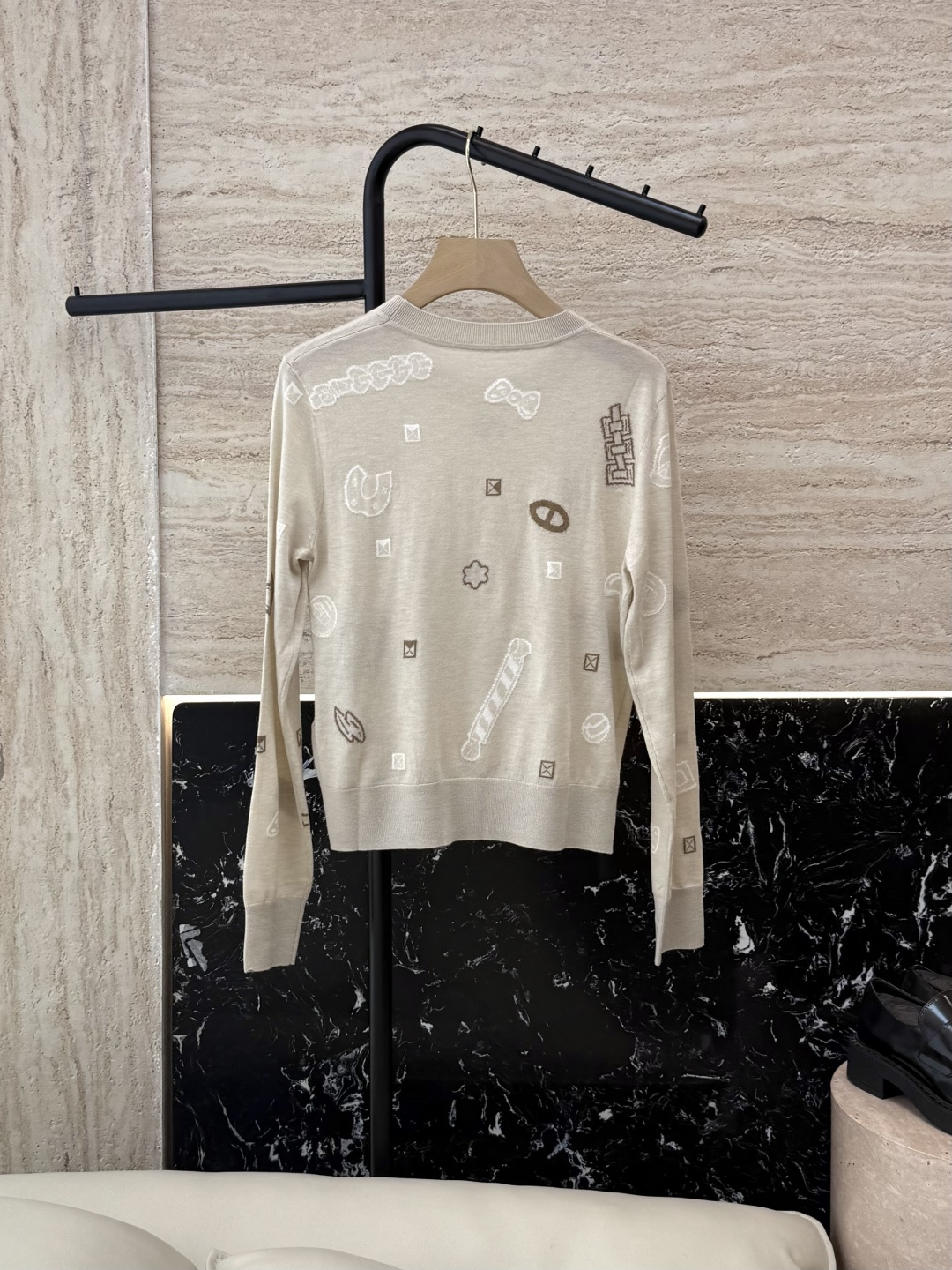 H32570#新款毛衣💕H爱马仕 15% 羊毛 绣花卡通图案 长袖毛衣 黑色 米色SMLXL