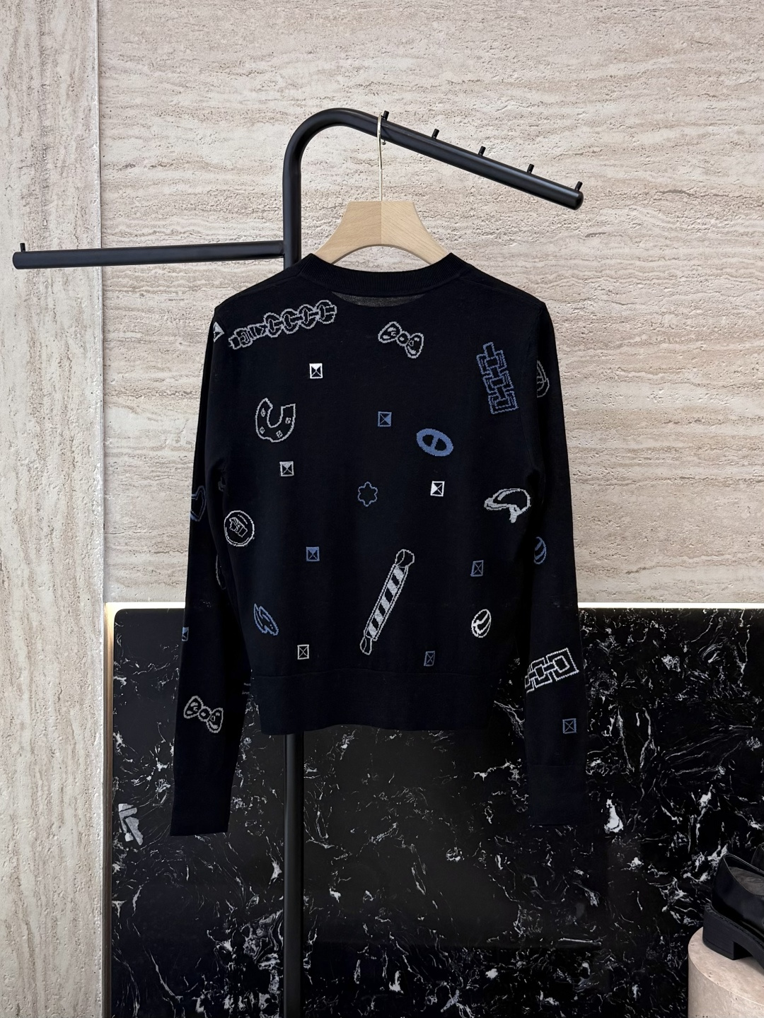 H32570#新款毛衣💕H爱马仕 15% 羊毛 绣花卡通图案 长袖毛衣 黑色 米色SMLXL