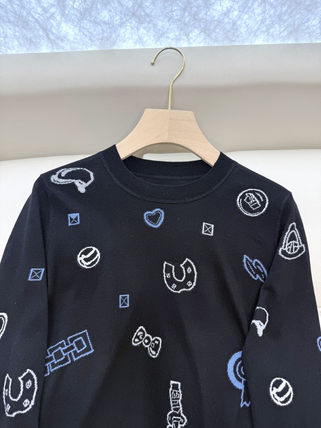 H32570#新款毛衣💕H爱马仕 15% 羊毛 绣花卡通图案 长袖毛衣 黑色 米色SMLXL