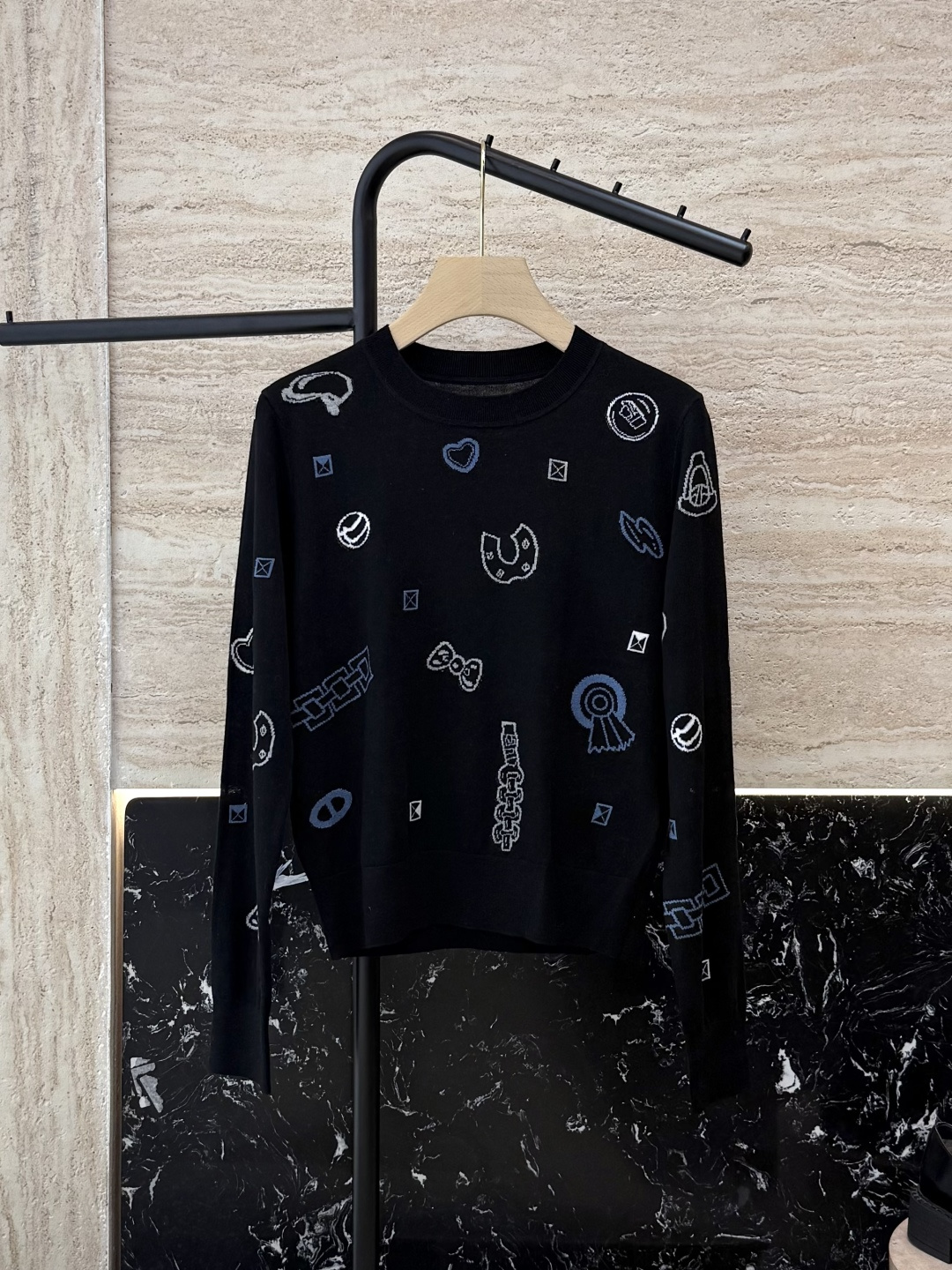 NO:473156,H32570# new sweater H Hermes 15 wool embroidered cartoon pattern long-sleeved sweater black beige SMLXL, hermes, sweaters, alexander wang19860909H32570#新款毛衣 H爱马仕 15 羊毛 绣花卡通图案 长袖毛衣 黑色 米色SMLXL,,hermes,sweaters,alexander wang,Women's clothing