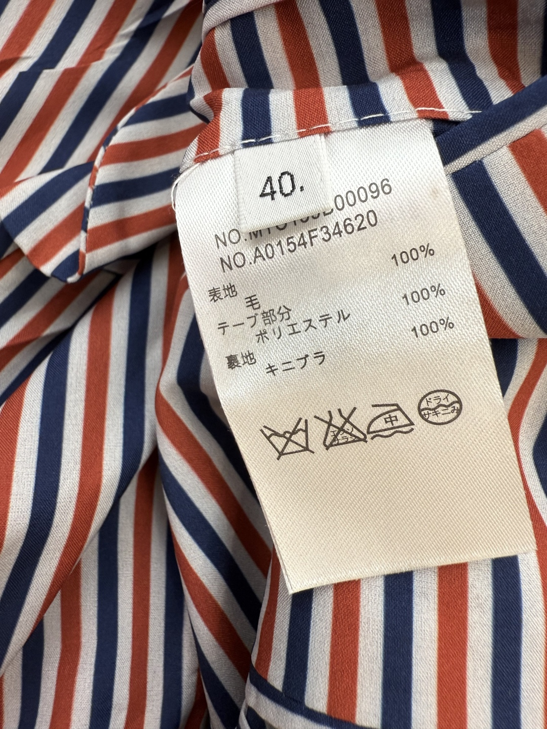 XTB0001#新款外套⚠️。
TB 顶级货 100%羊毛 树脂扣 西装外套 灰色 0-1-2-3码