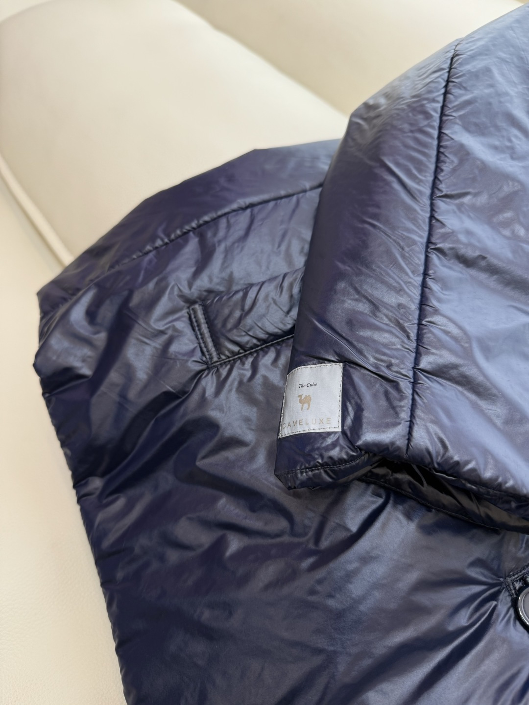 TF095#秋冬新款棉衣⚠️。
Max 原标款 骆驼绒 原版外贸棉衣 藏青色36/38/40/42