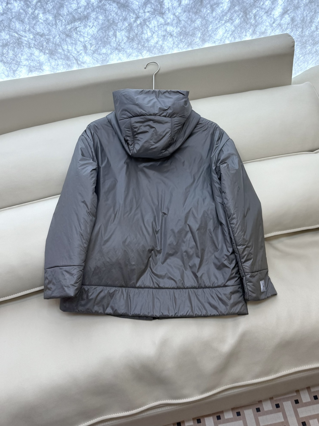 TF096#秋冬新款棉衣⚠️。
Max 原标款 骆驼绒 原版外贸棉衣 灰色 36/38/40/42