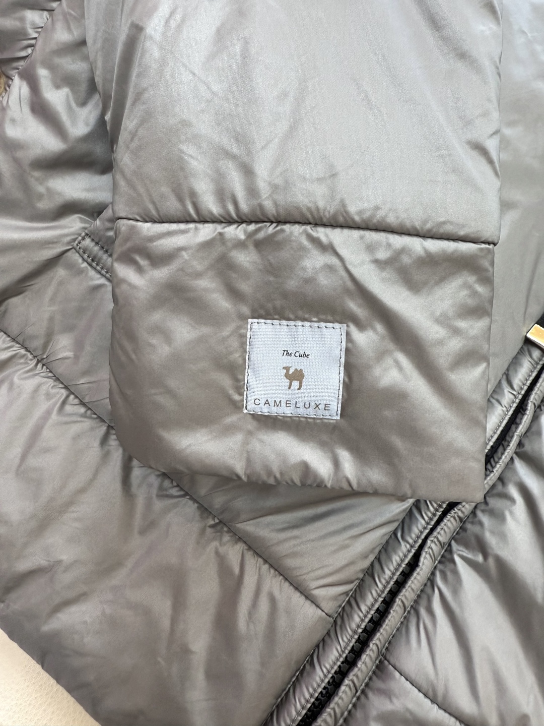 TF096#秋冬新款棉衣⚠️。
Max 原标款 骆驼绒 原版外贸棉衣 灰色 36/38/40/42