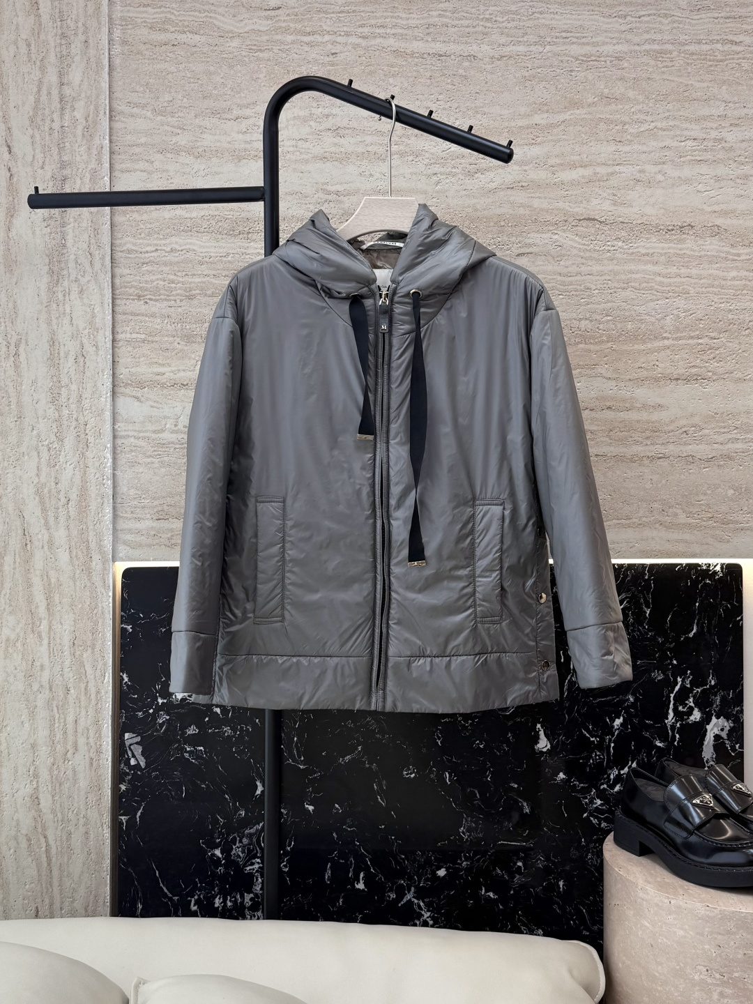 NO:473223,TF096# autumn and winter new cotton coat Max original standard camel velvet original foreign trade cotton coat gray 36/38/40/42,,tom ford,alexander wang19860909TF096#秋冬新款棉衣 Max 原标款 骆驼绒 原版外贸棉衣 灰色 36/38/40/42,,tom ford,alexander wang,Women's clothing