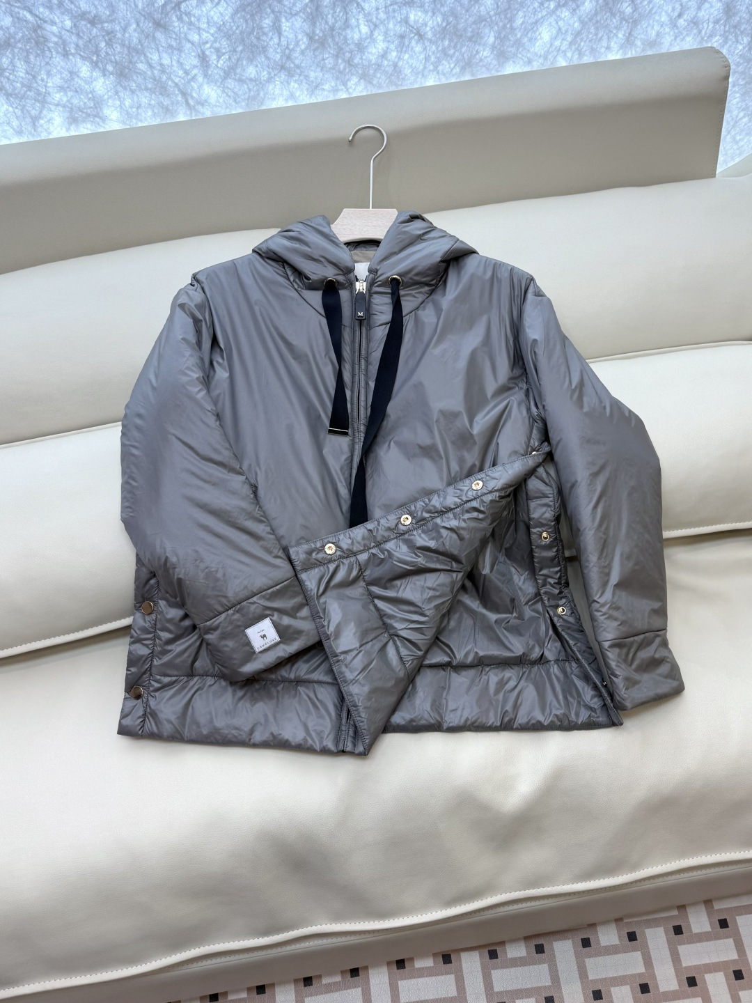 TF096#秋冬新款棉衣⚠️。
Max 原标款 骆驼绒 原版外贸棉衣 灰色 36/38/40/42