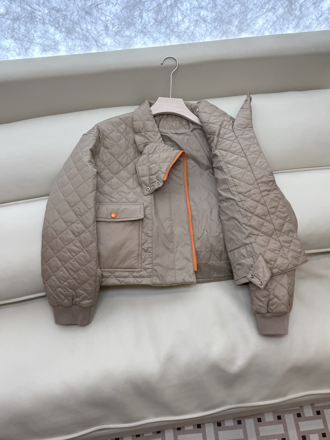 CD0106#特批‼️。
H家 爱马仕 无标款 菱形格 长袖棉衣 卡其色 SML