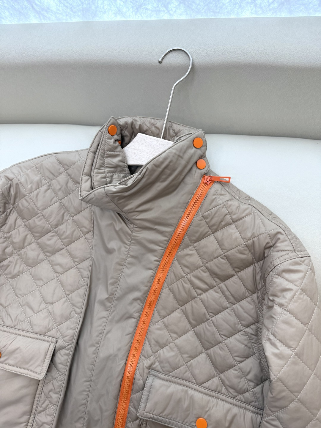 CD0106#特批‼️。
H家 爱马仕 无标款 菱形格 长袖棉衣 卡其色 SML