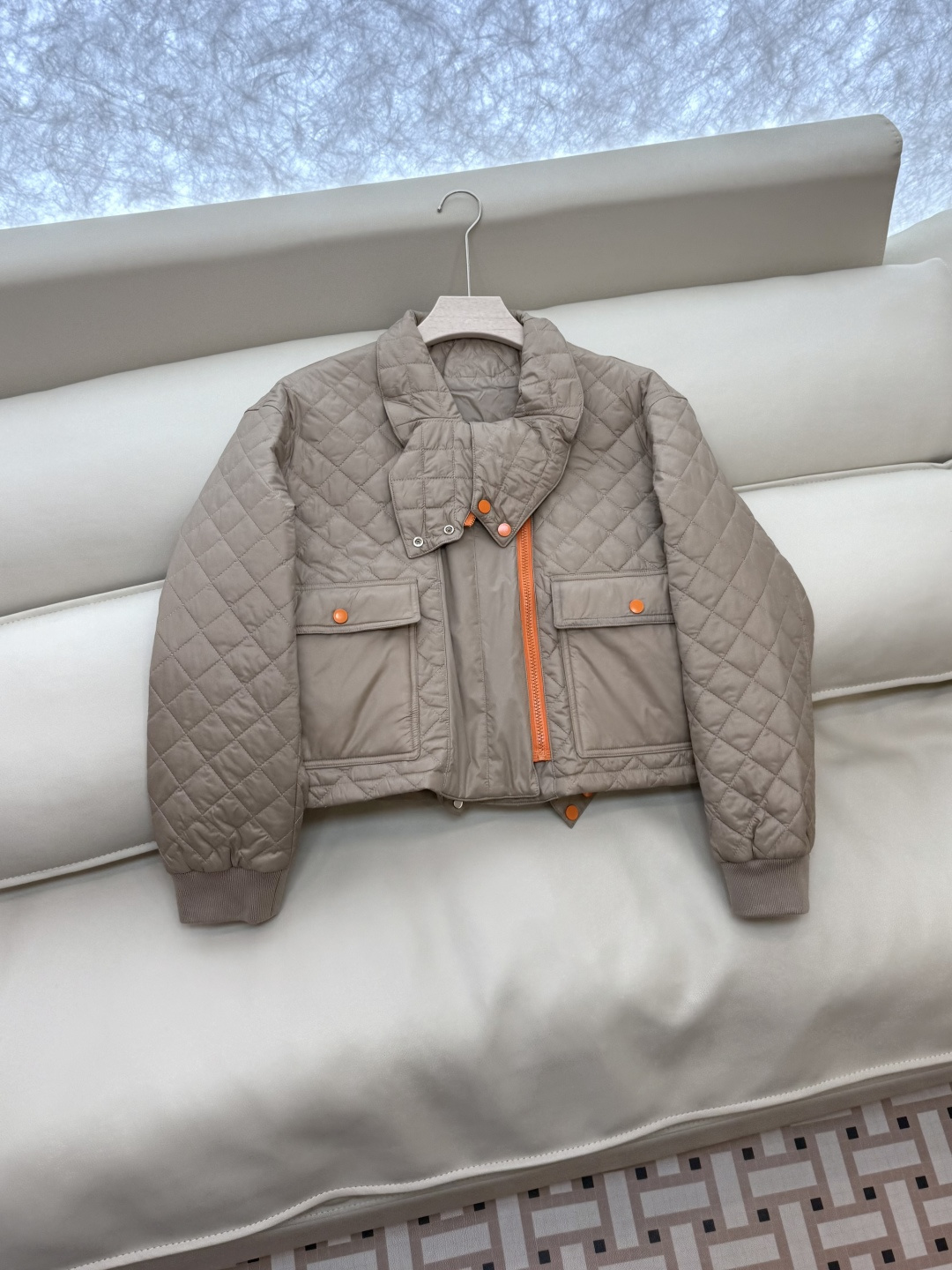 CD0106#特批‼️。
H家 爱马仕 无标款 菱形格 长袖棉衣 卡其色 SML