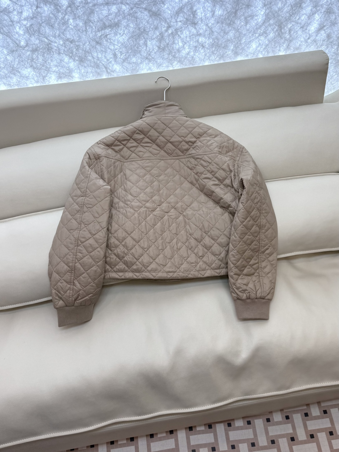 CD0106#特批‼️。
H家 爱马仕 无标款 菱形格 长袖棉衣 卡其色 SML