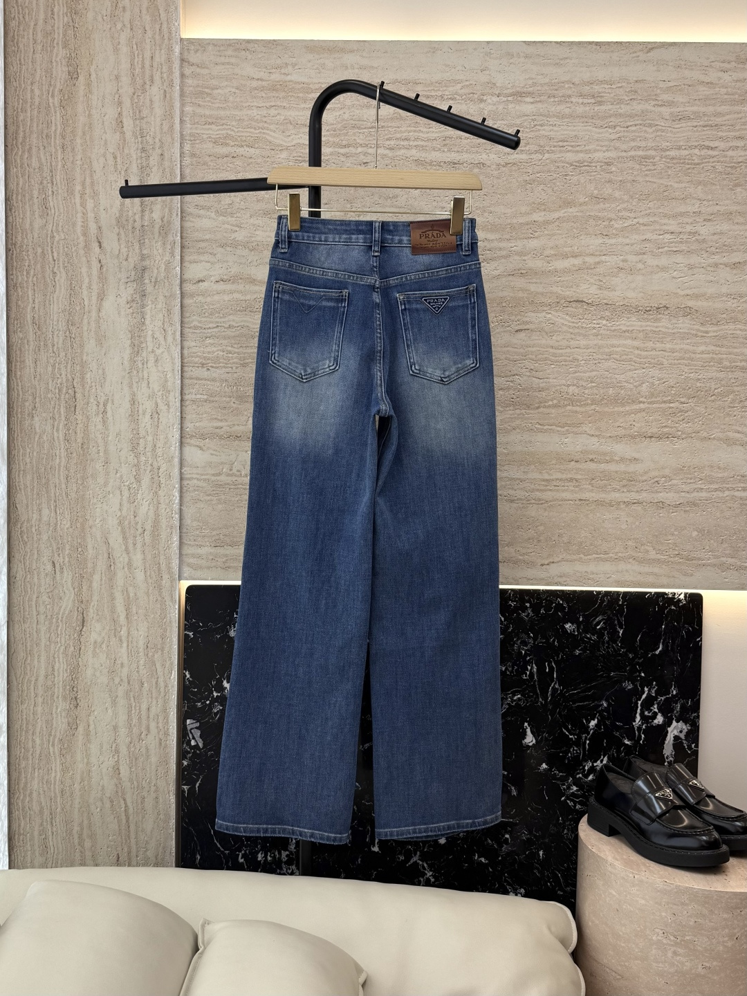 NZ012#新款牛仔裤⚠️。
PRADA 三角标 直筒 牛仔裤 蓝色 SMLXL