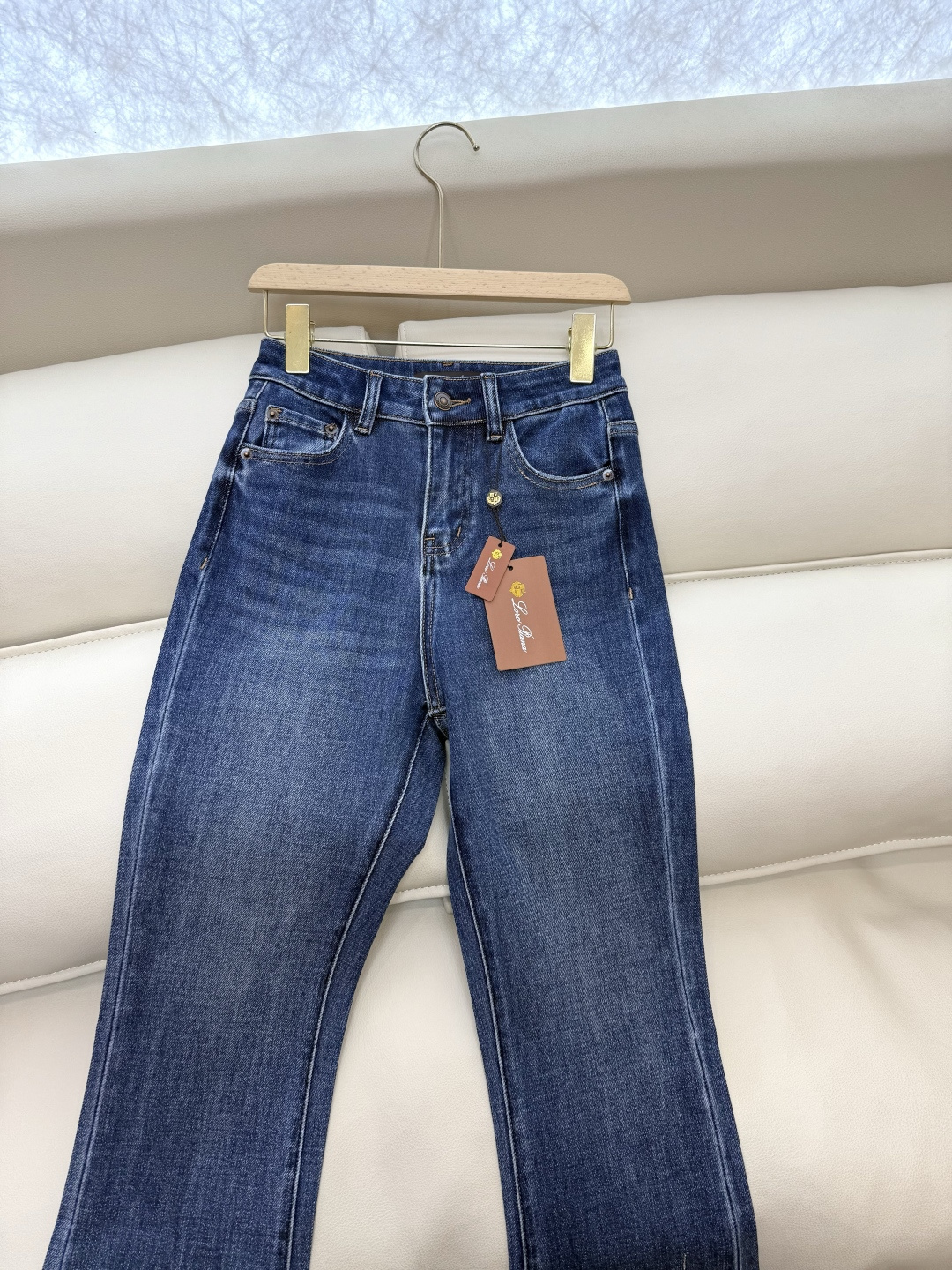 NZ011#新款牛仔裤⚠️。
Lp🆕 烫钻 秋装新款 直筒 牛仔裤 深蓝色 26/27/28/29